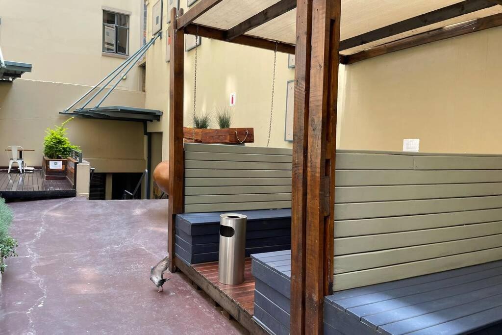 Cool & Easy Flat In The Heart Of Marshalltown Йоханесбург Екстериор снимка