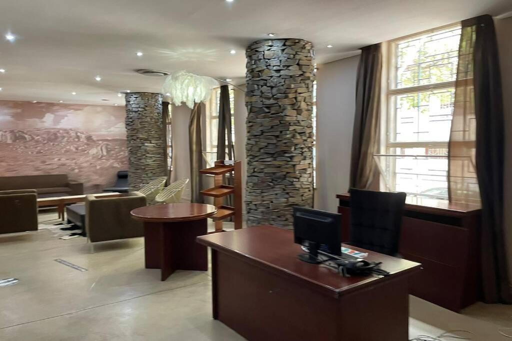 Cool & Easy Flat In The Heart Of Marshalltown Йоханесбург Екстериор снимка